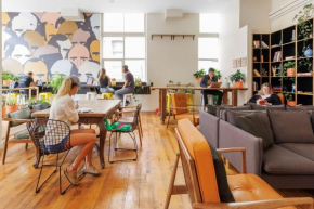 Roamer Melbourne - formerly Selina Central Melbourne